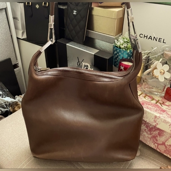 AUTHENTIC GUCCI CALFSKIN HOBO NO TRADES